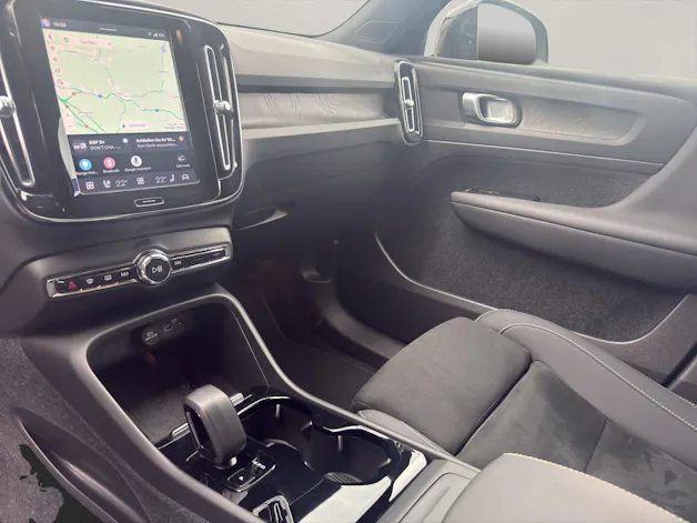 VOLVO XC40 P6 Plus