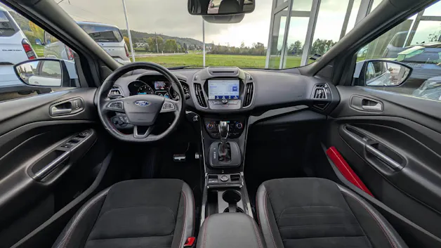 FORD Kuga 2.0 TDCi 150 ST-Line 4x4