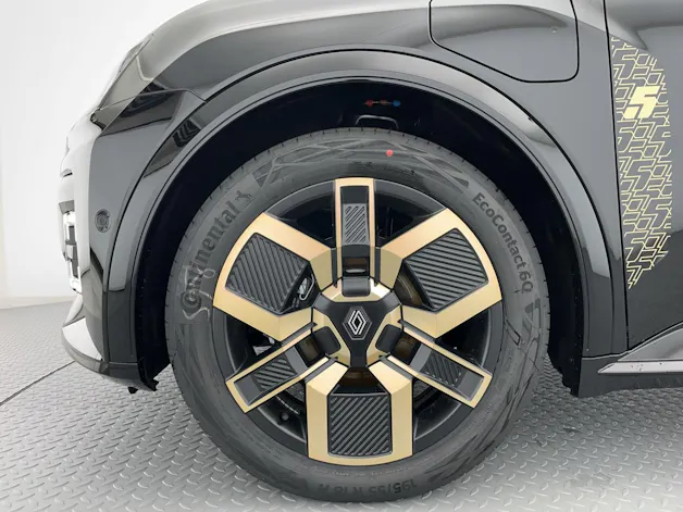 RENAULT R5 E-Tech Comfort Range iconic five