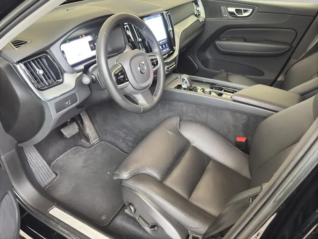 VOLVO XC60 2.0 B4 MH Plus Dark AWD