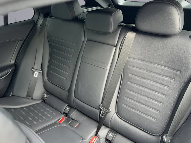 MERCEDES-BENZ C 220 d AMG Line 4matic