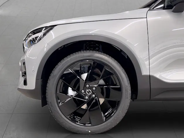 VOLVO XC40 2.0 B4 MH Black Edition