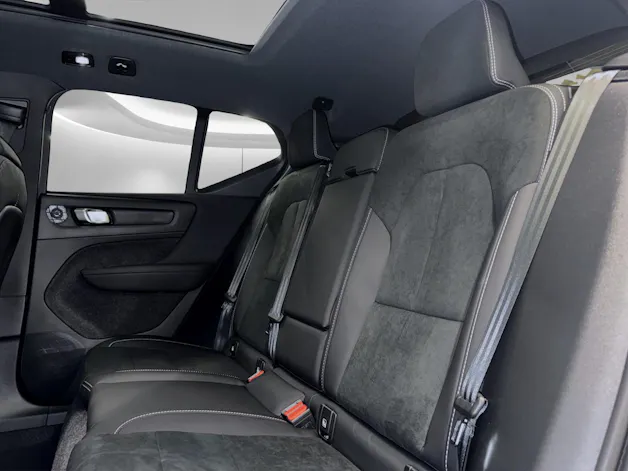 VOLVO XC40 2.0 B4 MH Black Edition