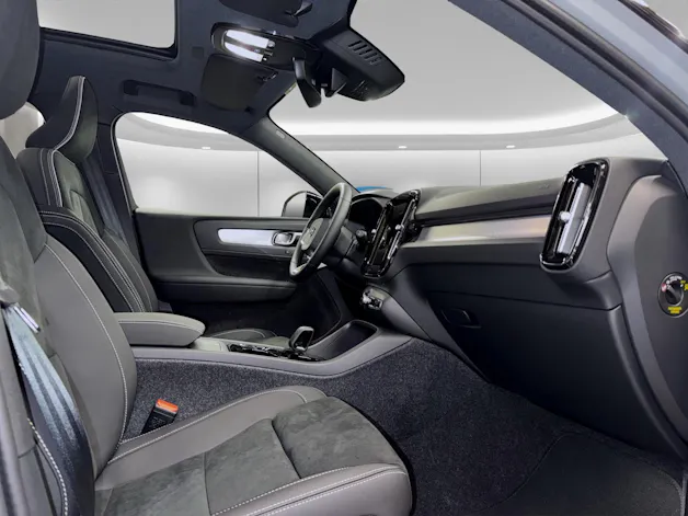 VOLVO XC40 2.0 B4 MH Black Edition