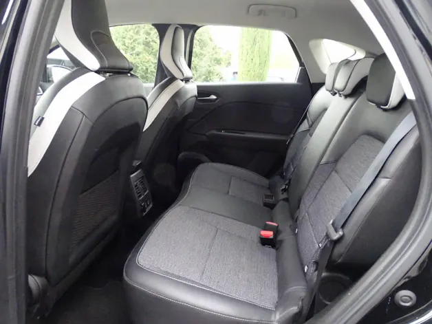 RENAULT Captur 1.3 TCe 140 Intens EDC