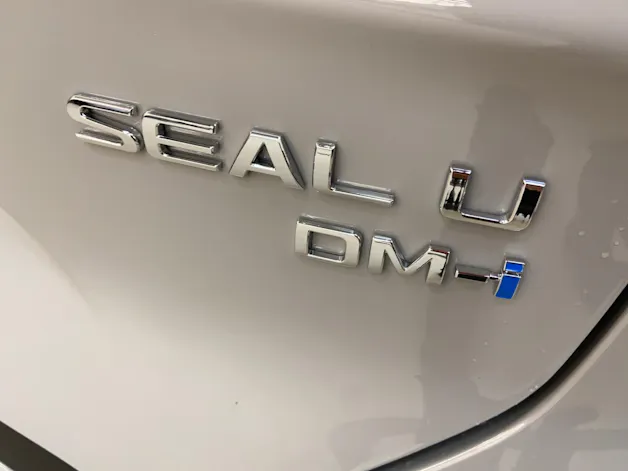 BYD Seal U DM-i Design AWD