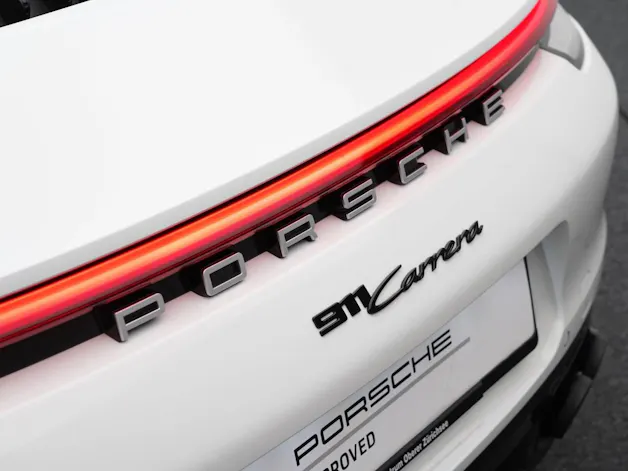 PORSCHE 911 Carrera