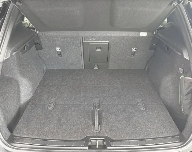 VOLVO XC40 2.0 B3 MH Plus Dark
