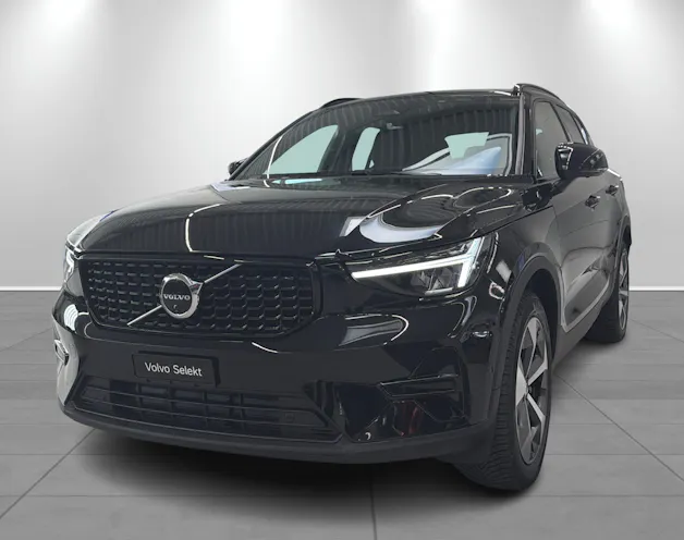 VOLVO XC40 2.0 B3 MH Plus Dark