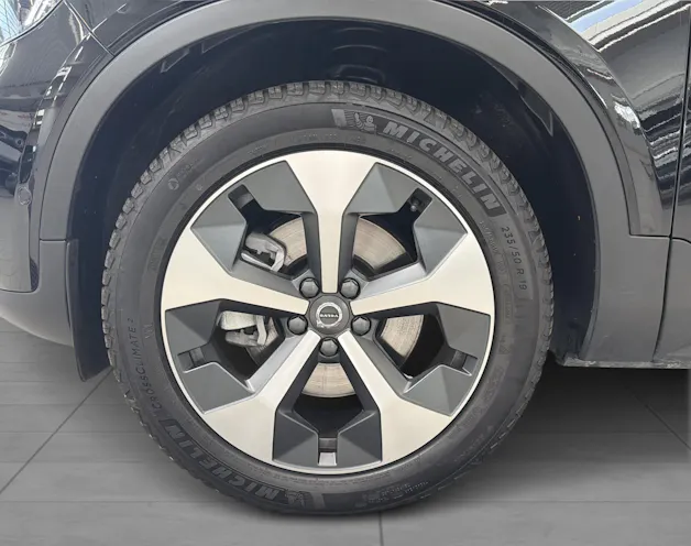 VOLVO XC40 2.0 B3 MH Plus Dark