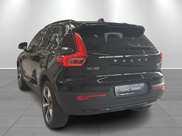 VOLVO XC40 2.0 B3 MH Plus Dark