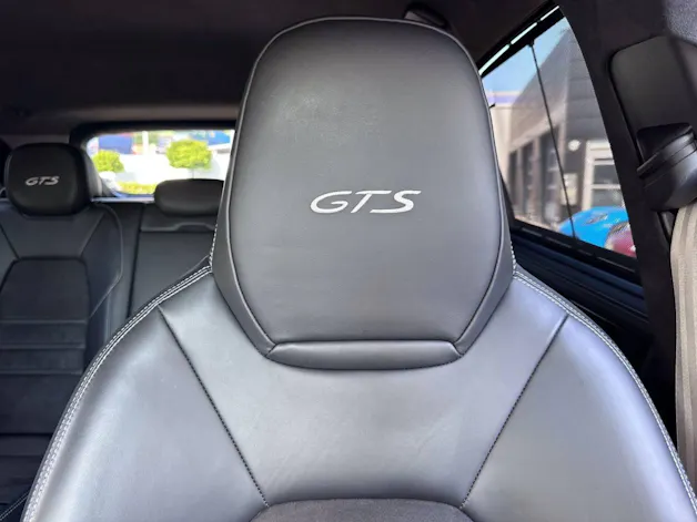 PORSCHE Cayenne GTS