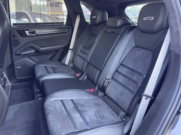PORSCHE Cayenne GTS