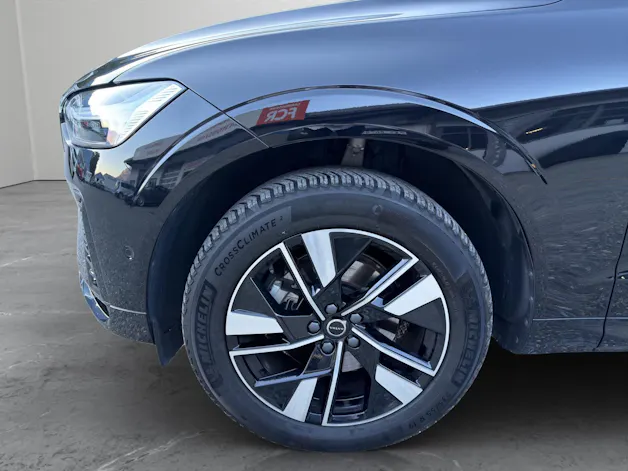 VOLVO XC60 B5 Benzin Mild Hybrid AWD Plus Dark Geartronic