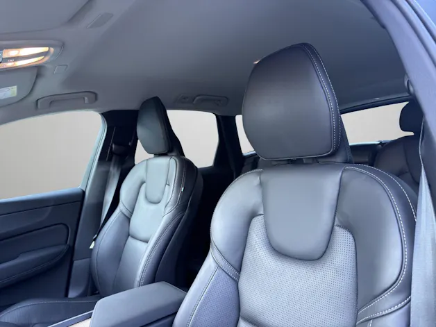 VOLVO XC60 B5 Benzin Mild Hybrid AWD Plus Dark Geartronic