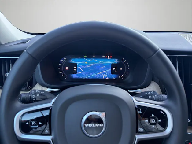 VOLVO XC60 B5 Benzin Mild Hybrid AWD Plus Dark Geartronic