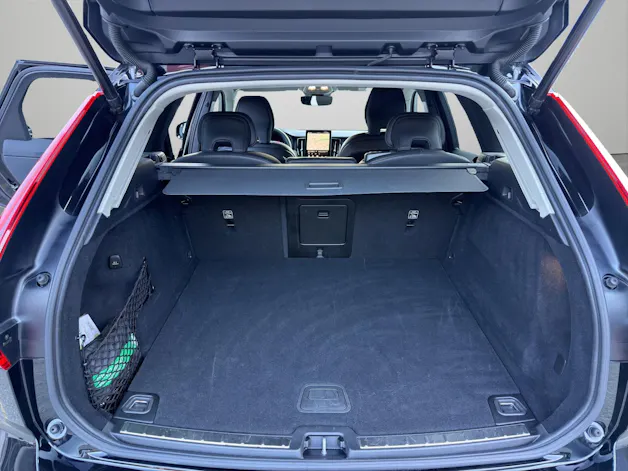VOLVO XC60 B5 Benzin Mild Hybrid AWD Plus Dark Geartronic