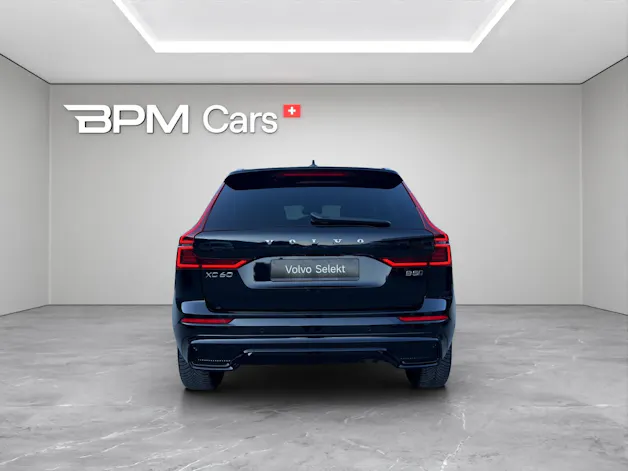 VOLVO XC60 B5 Benzin Mild Hybrid AWD Plus Dark Geartronic