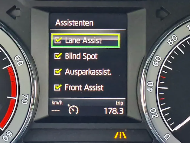 SKODA Octavia Combi 2.0 TSI Soleil 4x4 DSG *Anhängerkupplung+8-fach bereift*