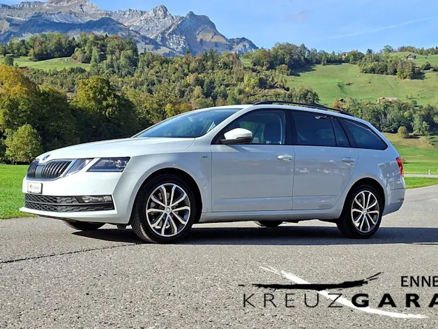 SKODA Octavia Combi 2.0 TSI Soleil 4x4 DSG *Anhängerkupplung+8-fach bereift*