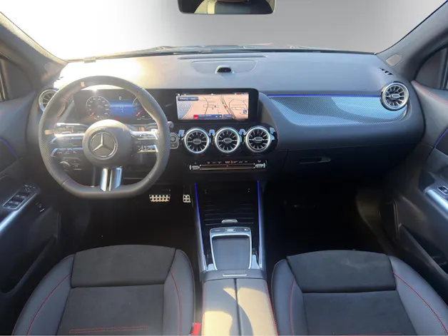 MERCEDES-BENZ GLA 200 Night Star 7G-DCT