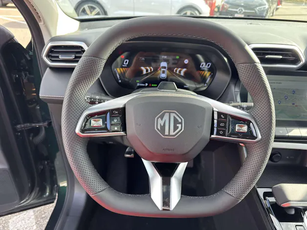 MG ZS 1.5 HEV Luxury Automat