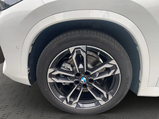 BMW iX1 xDrive 30 M Sport