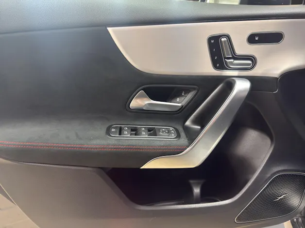 MERCEDES-BENZ A 220 4Matic 8G-DCT