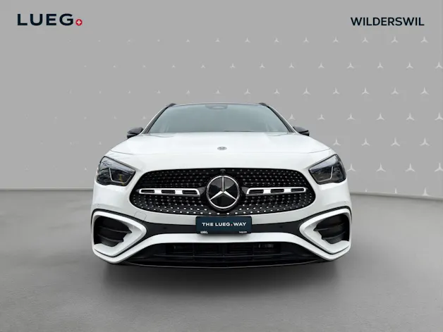 MERCEDES-BENZ GLA 200 Night Star 7G-DCT