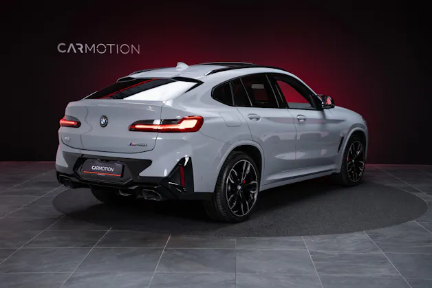BMW X4 M40i / Panorama-Schiebedach / HeadUp / 360°Kamera