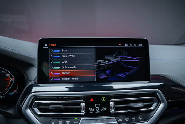 BMW X4 M40i / Panorama-Schiebedach / HeadUp / 360°Kamera