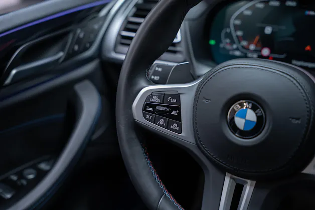 BMW X4 M40i / Panorama-Schiebedach / HeadUp / 360°Kamera