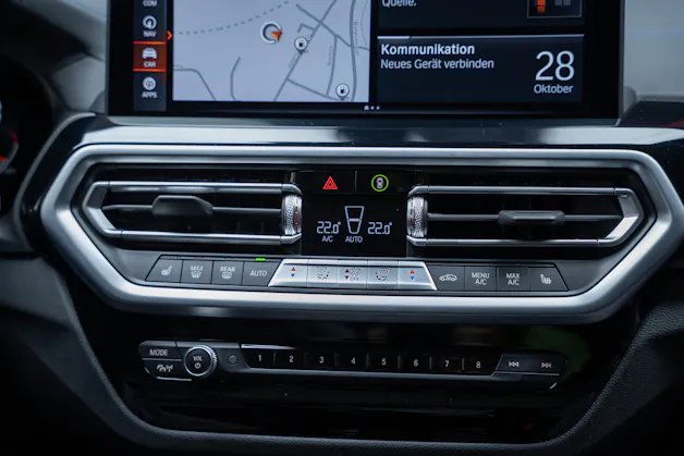 BMW X4 M40i / Panorama-Schiebedach / HeadUp / 360°Kamera