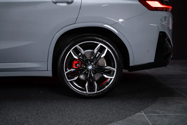 BMW X4 M40i / Panorama-Schiebedach / HeadUp / 360°Kamera
