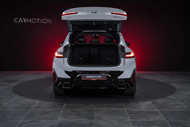 BMW X4 M40i / Panorama-Schiebedach / HeadUp / 360°Kamera