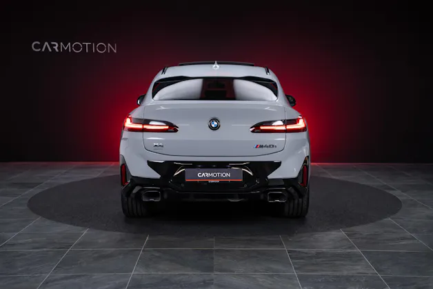 BMW X4 M40i / Panorama-Schiebedach / HeadUp / 360°Kamera