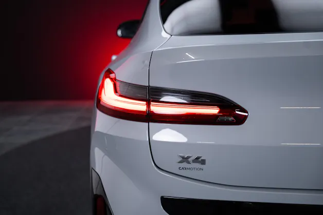 BMW X4 M40i / Panorama-Schiebedach / HeadUp / 360°Kamera