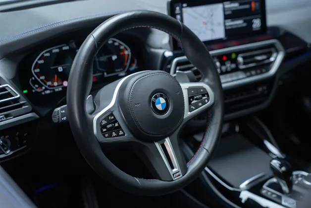 BMW X4 M40i / Panorama-Schiebedach / HeadUp / 360°Kamera