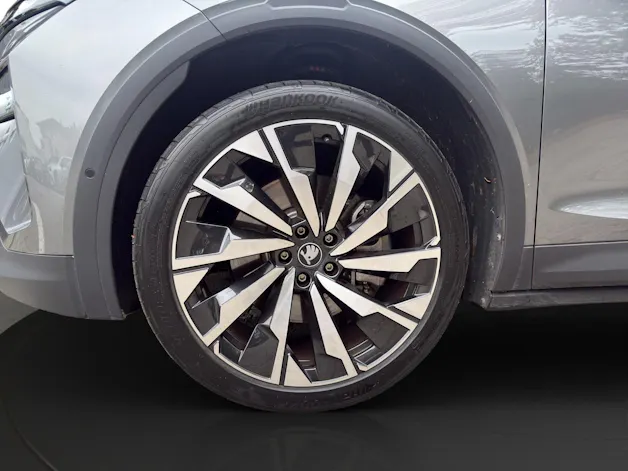SKODA Elroq 85x Sportline 4x4