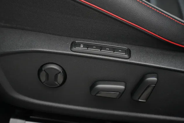 VW Golf 2.0 TSI GTI DSG *CH-Fahrzeug* *Harman Kardon*