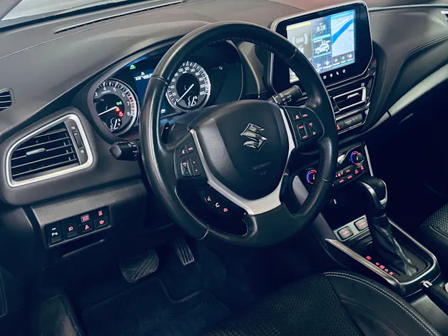 Suzuki S-Cross 1.5 Compact Top Hybrid