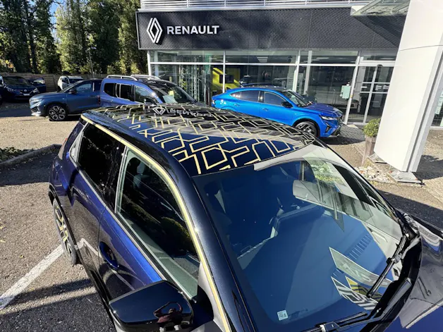 RENAULT R5 E-Tech Comfort Range iconic five