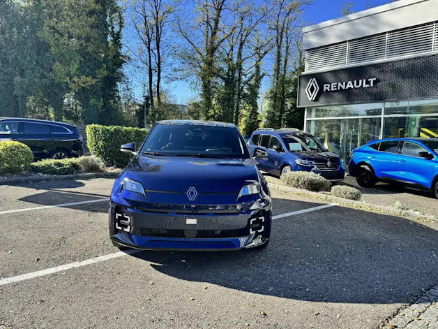 RENAULT R5 E-Tech Comfort Range iconic five