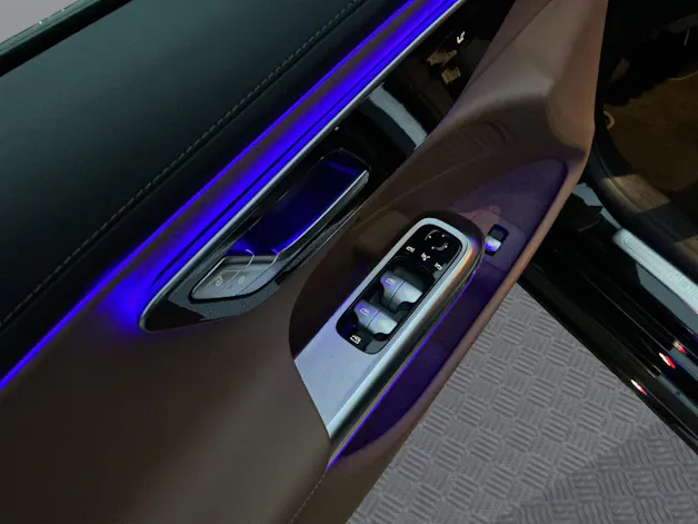 MERCEDES-BENZ E 200 4 Matic AMG Line Night Superscreen