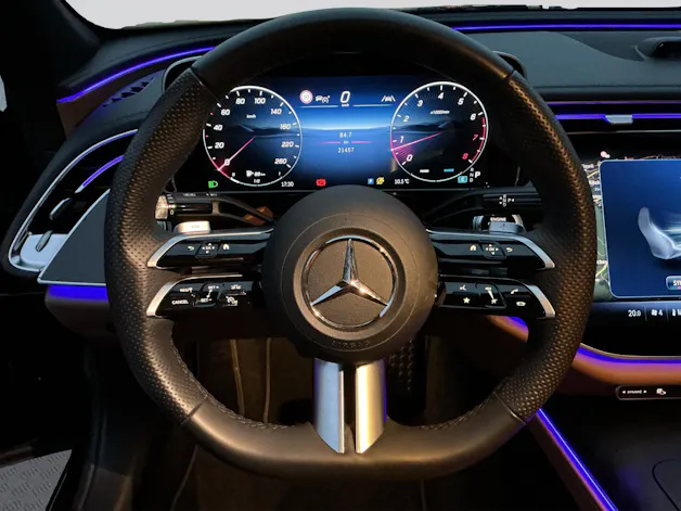 MERCEDES-BENZ E 200 4 Matic AMG Line Night Superscreen