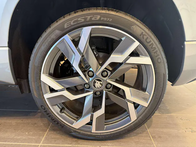 SKODA Karoq 1.5 TSi SportLine DSG-Automat