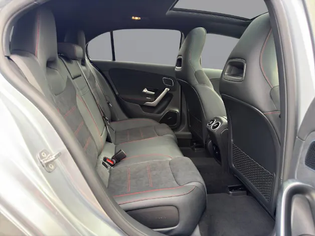 MERCEDES-BENZ A 250 AMG Line 4m