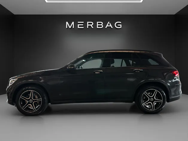 MERCEDES-BENZ GLC 200 AMG Line 4Matic