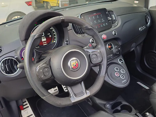 FIAT 695 1.4 16V Turbo Abarth 695 Competizione Dualogic