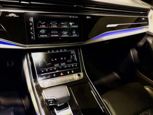 AUDI Q8 55 TFSI quattro tiptronic **ABT 408PS**